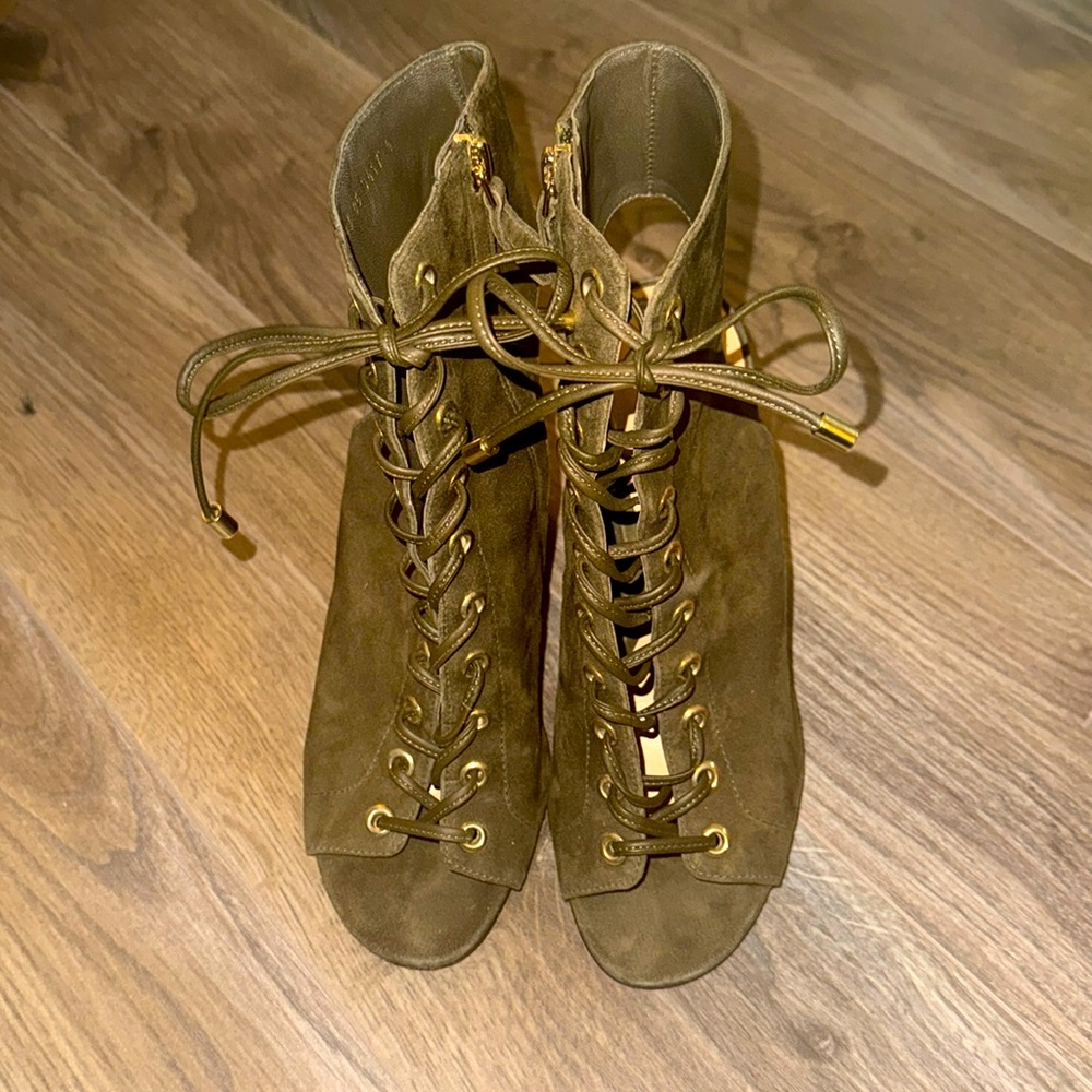 Vince Camilo open toe shoe